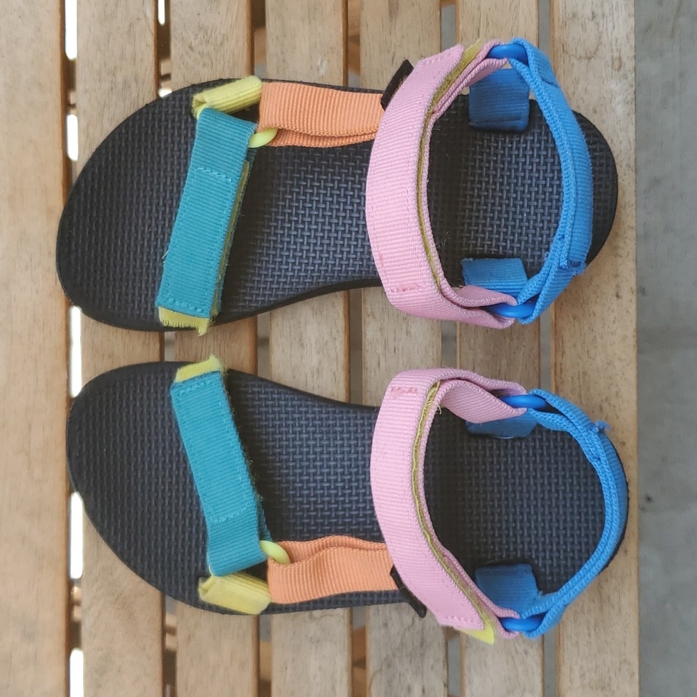 Kids Teva rainbow sandals, size 12